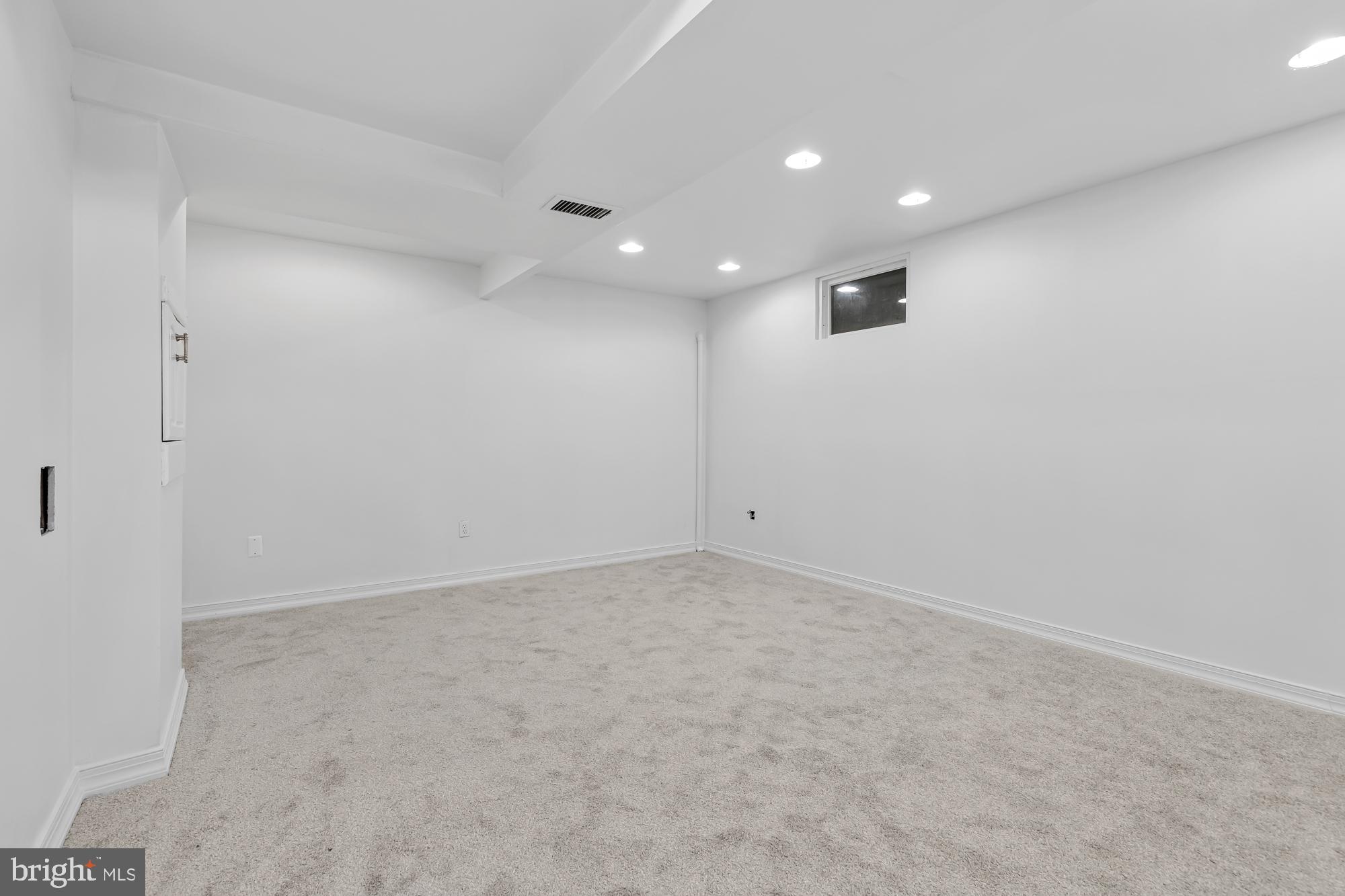 9451 Chatteroy Pl