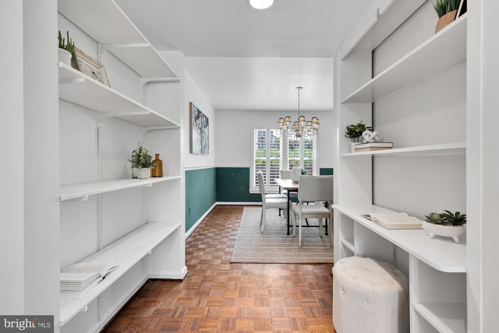 9451 Chatteroy Pl