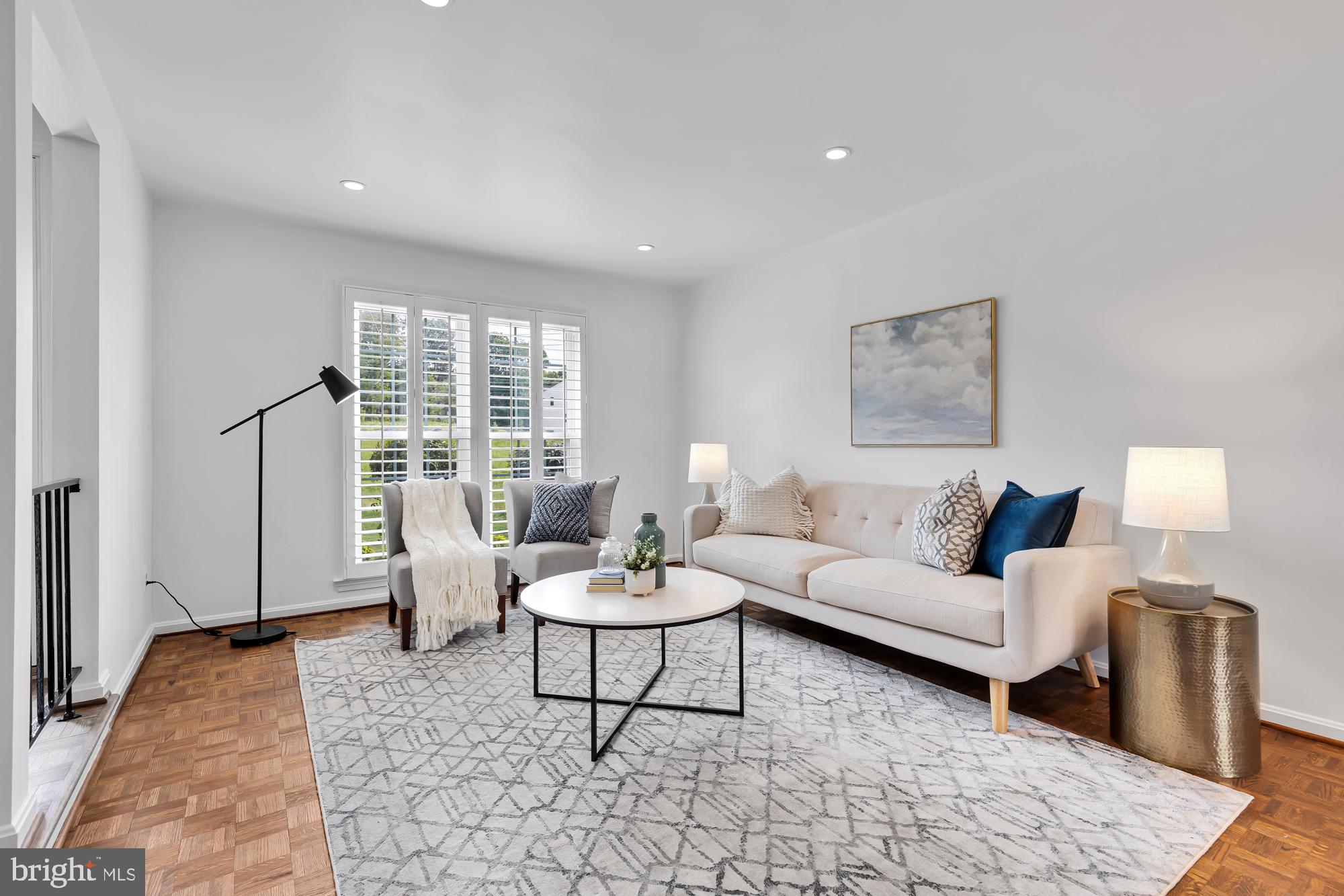 9451 Chatteroy Pl