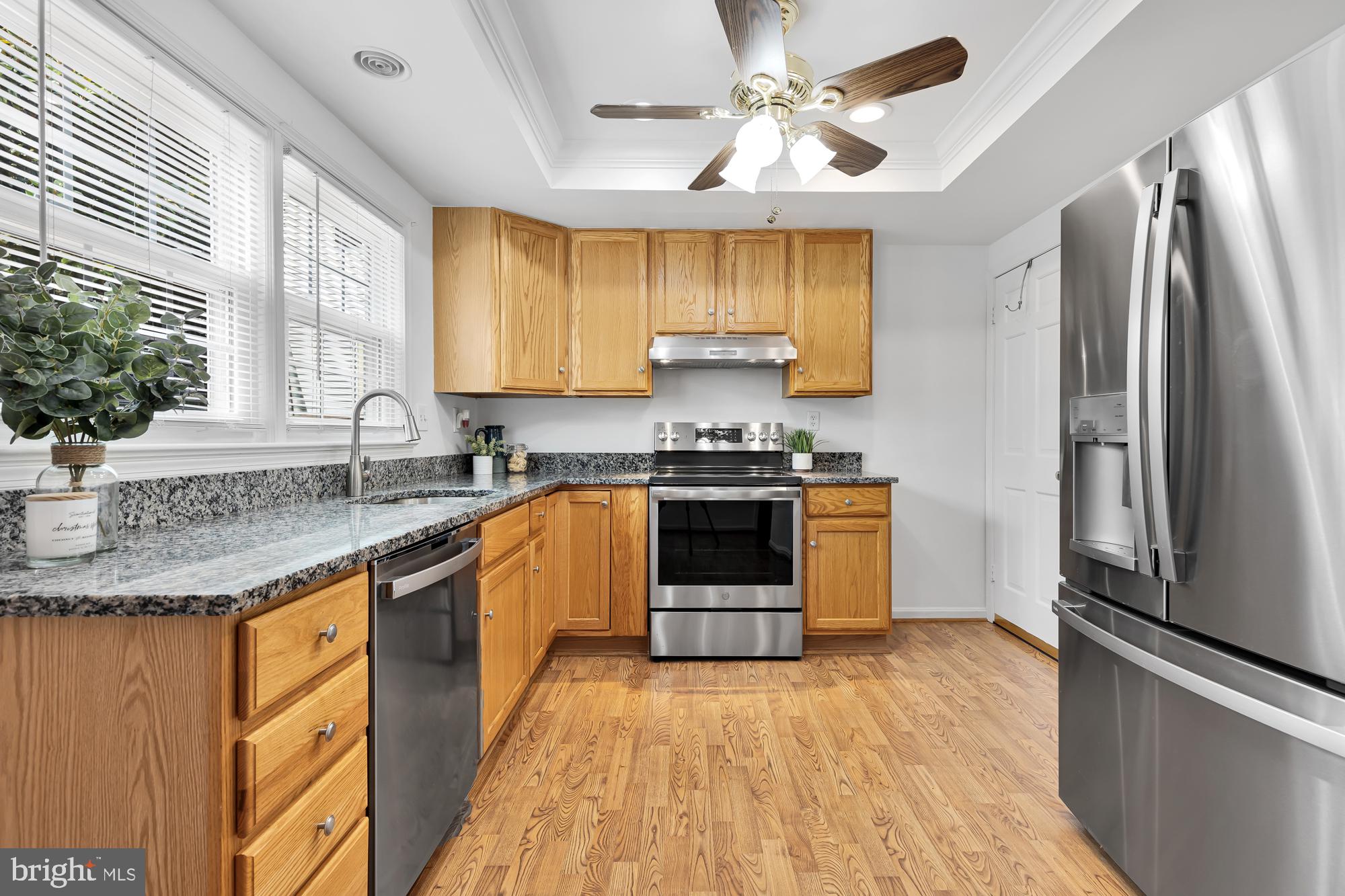 9451 Chatteroy Pl