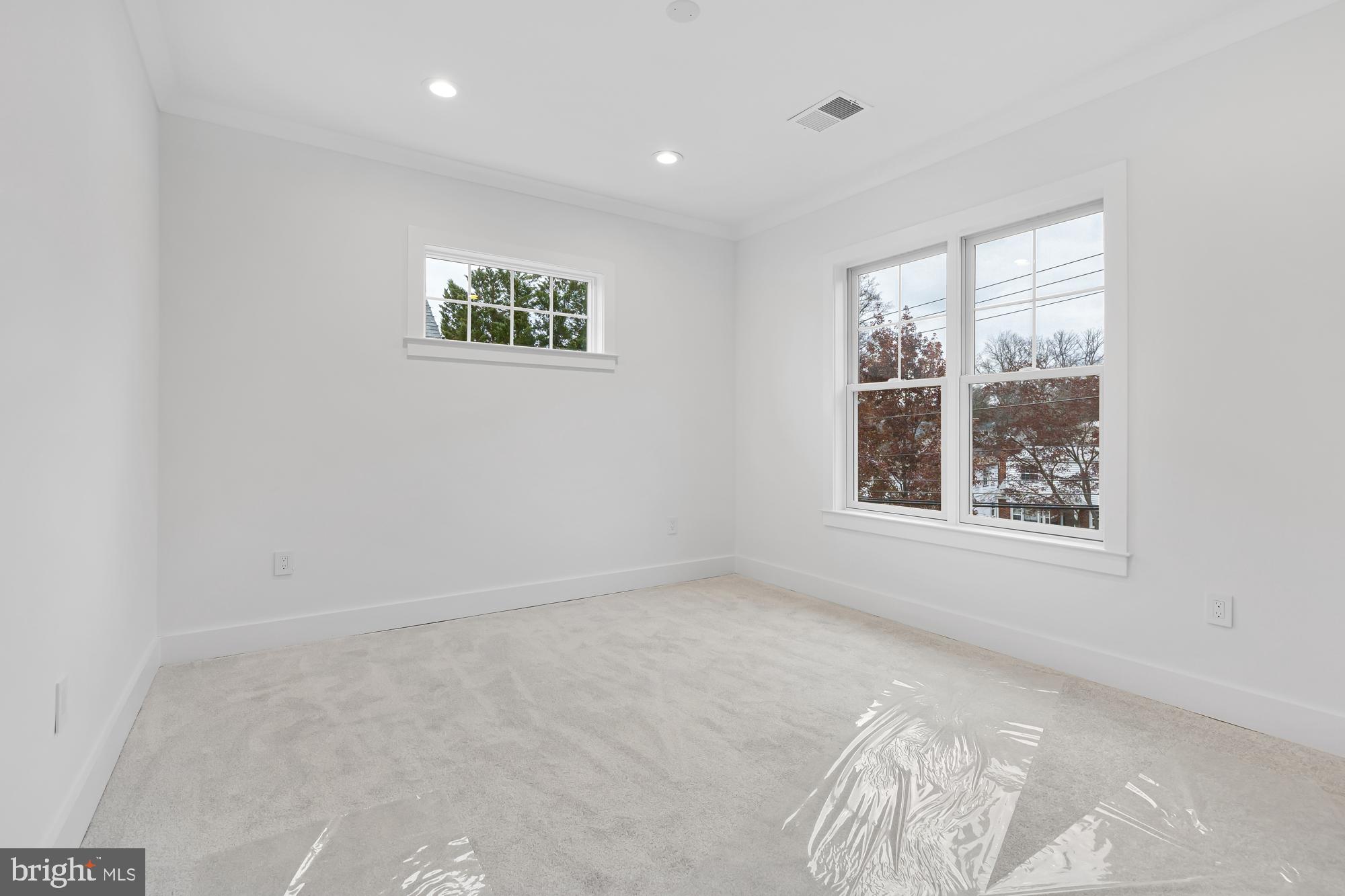 6112 Wilmett Rd