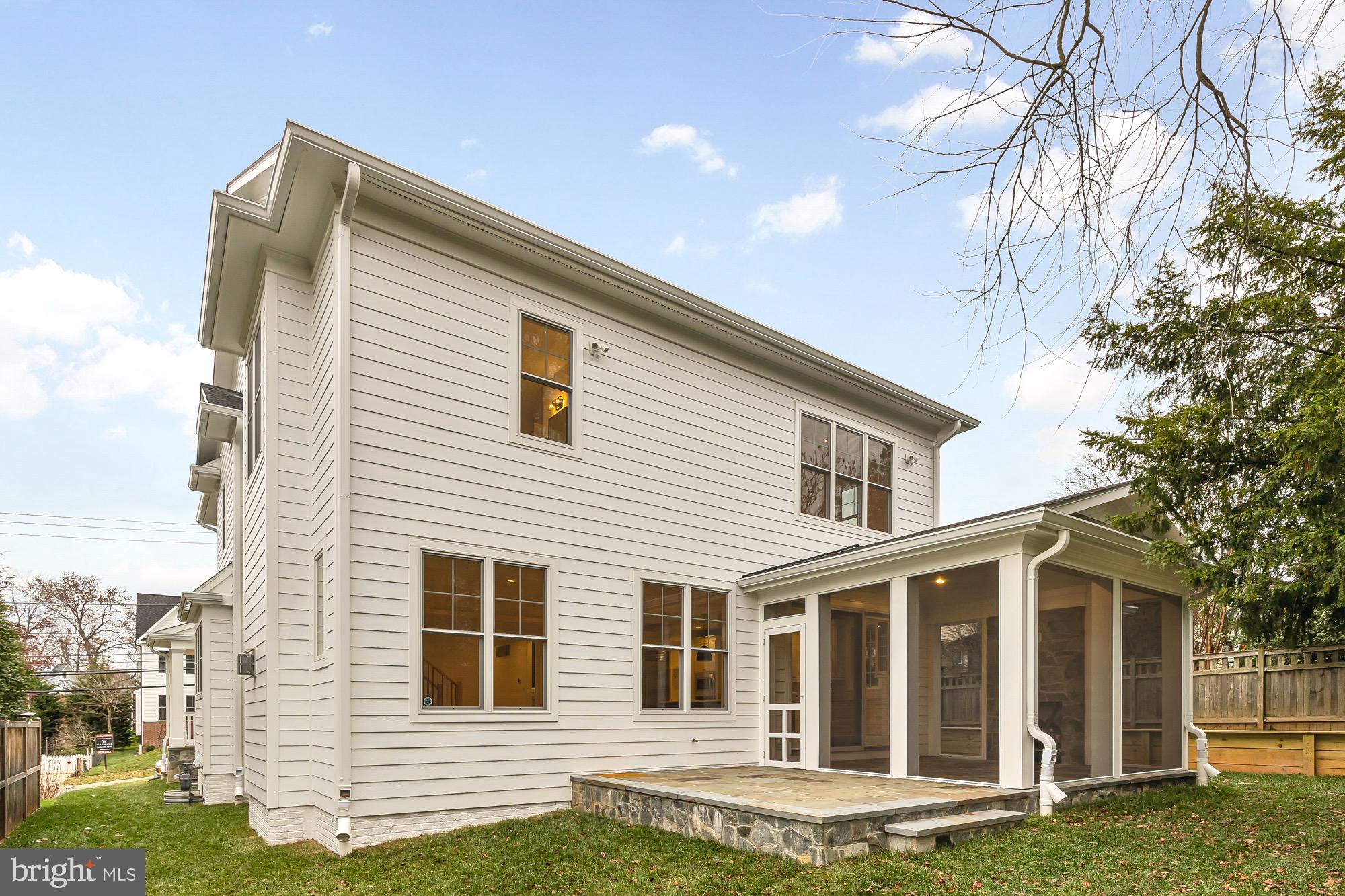 6112 Wilmett Rd