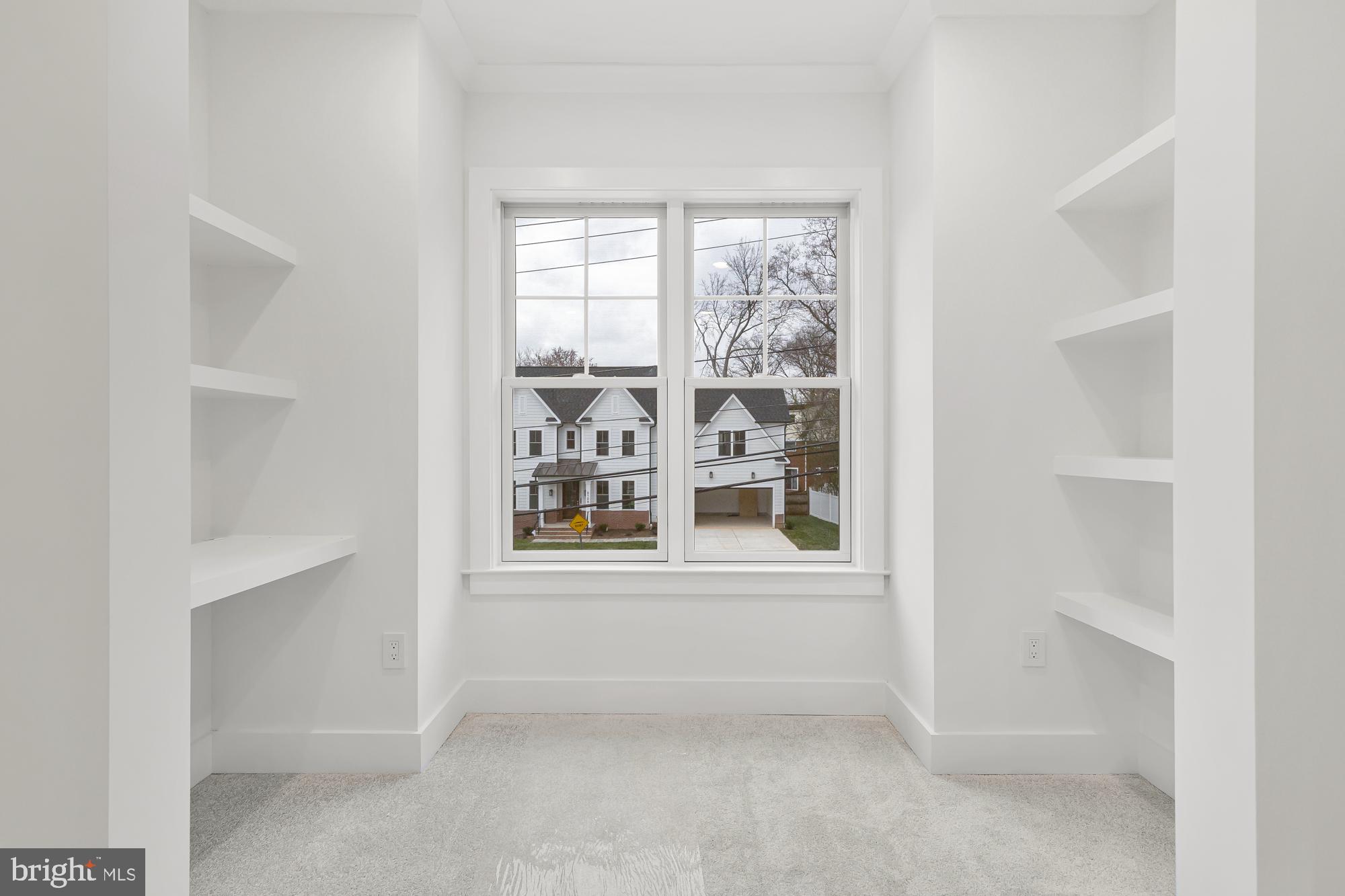 6112 Wilmett Rd