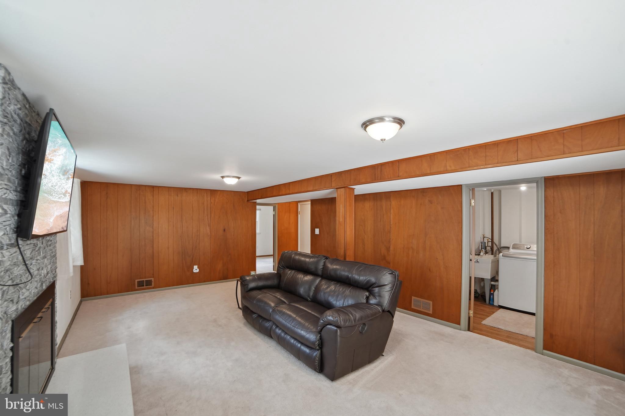 6706 Renita Ln
