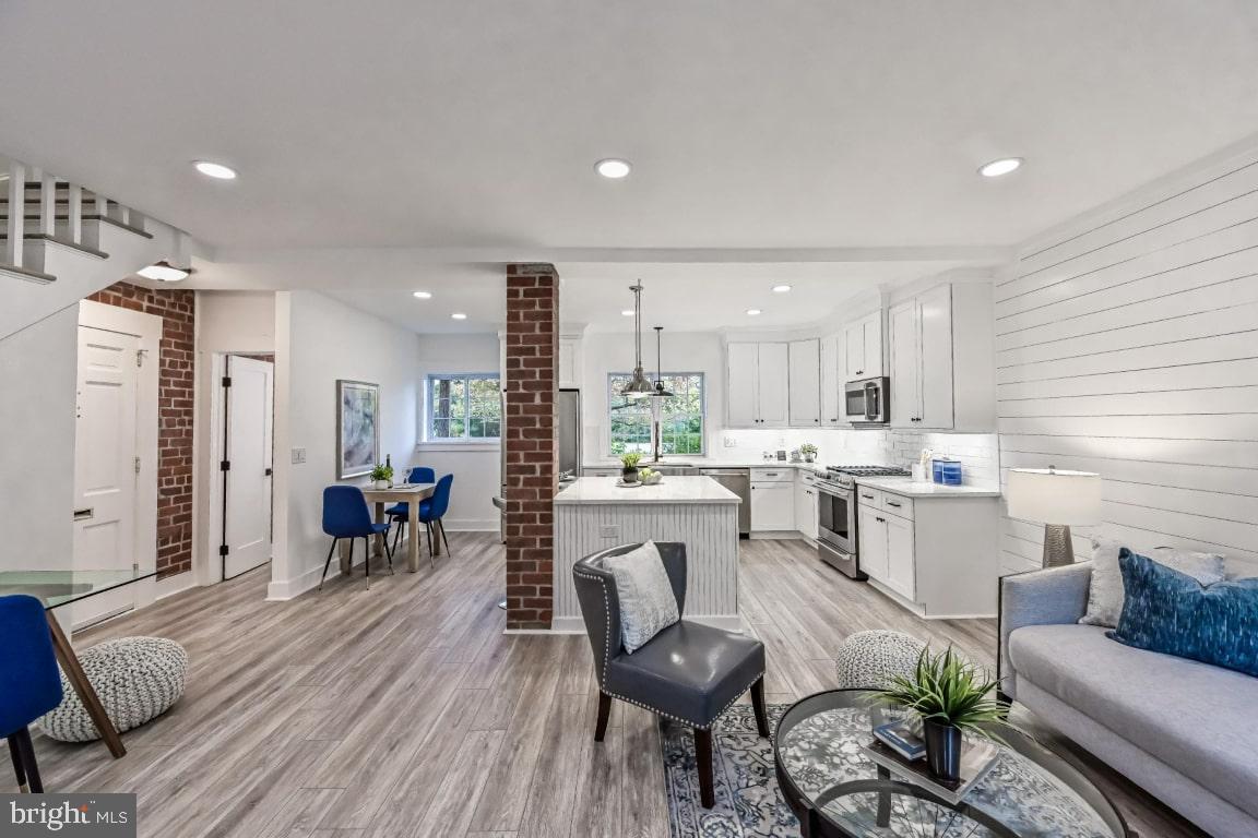 3772 Gunston Rd