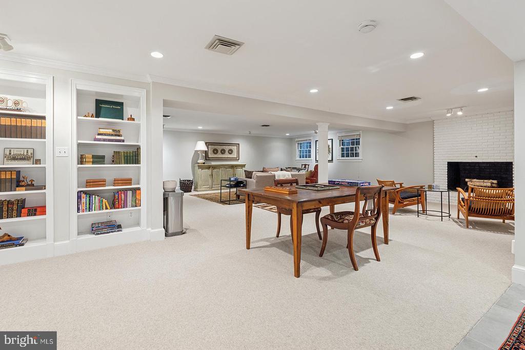 1306 BISHOP LANE