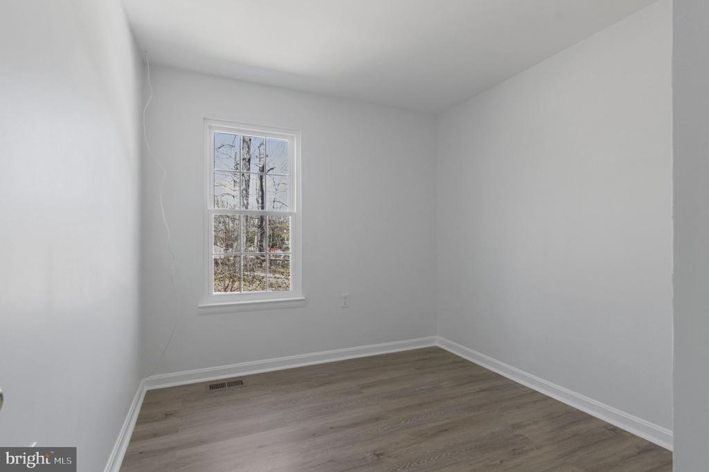 14055 Fallbrook Ln