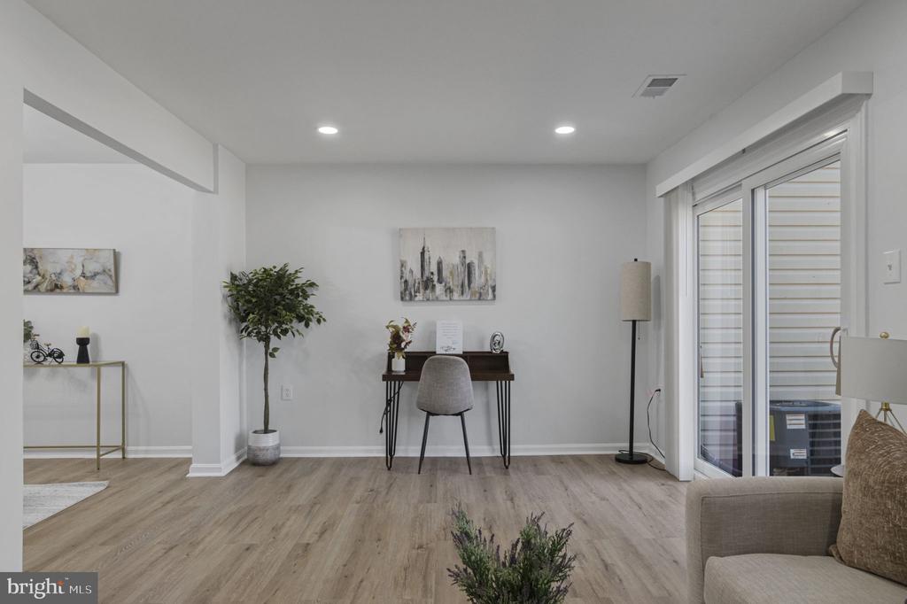 14055 Fallbrook Ln