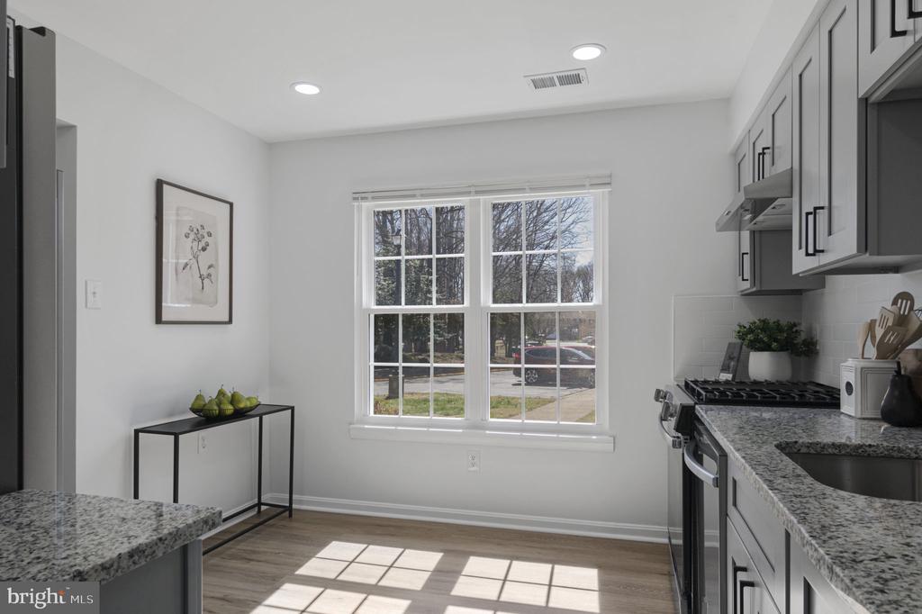 14055 Fallbrook Ln