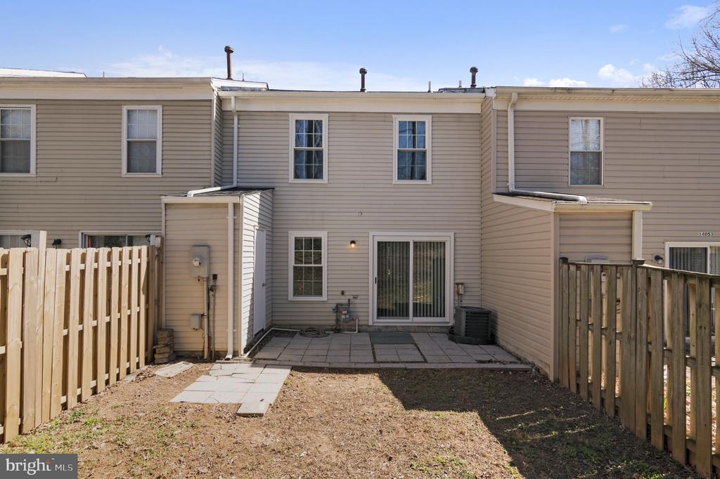 14055 Fallbrook Ln