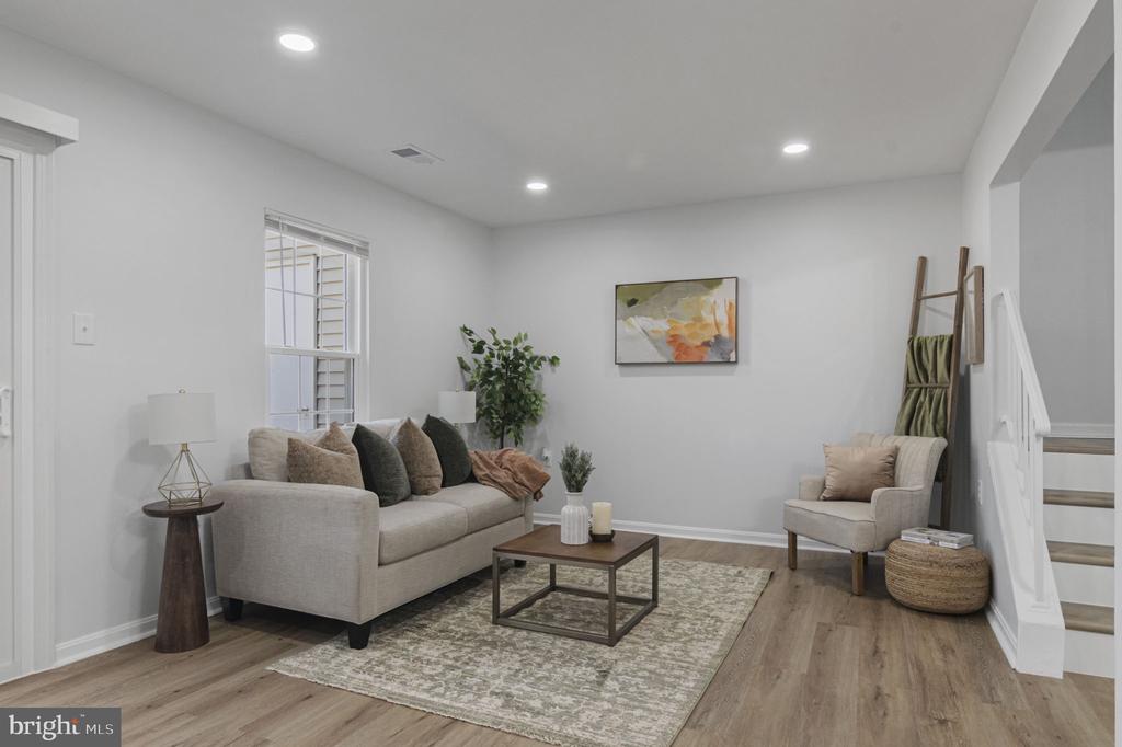 14055 Fallbrook Ln