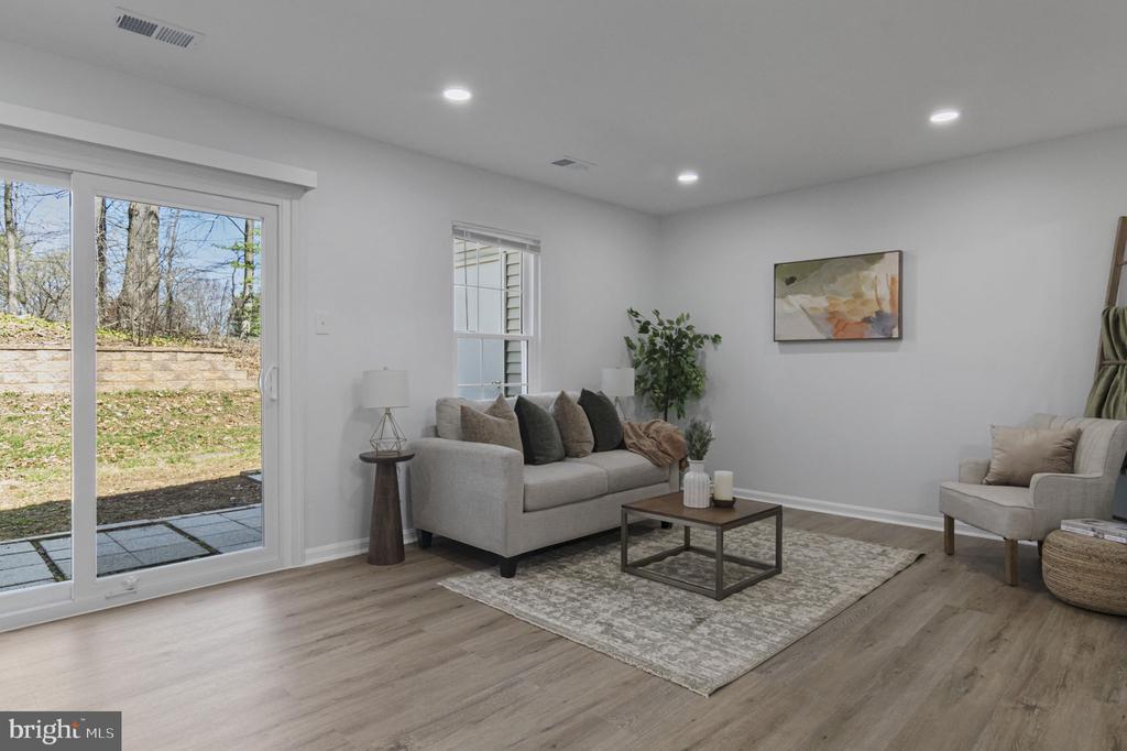 14055 Fallbrook Ln