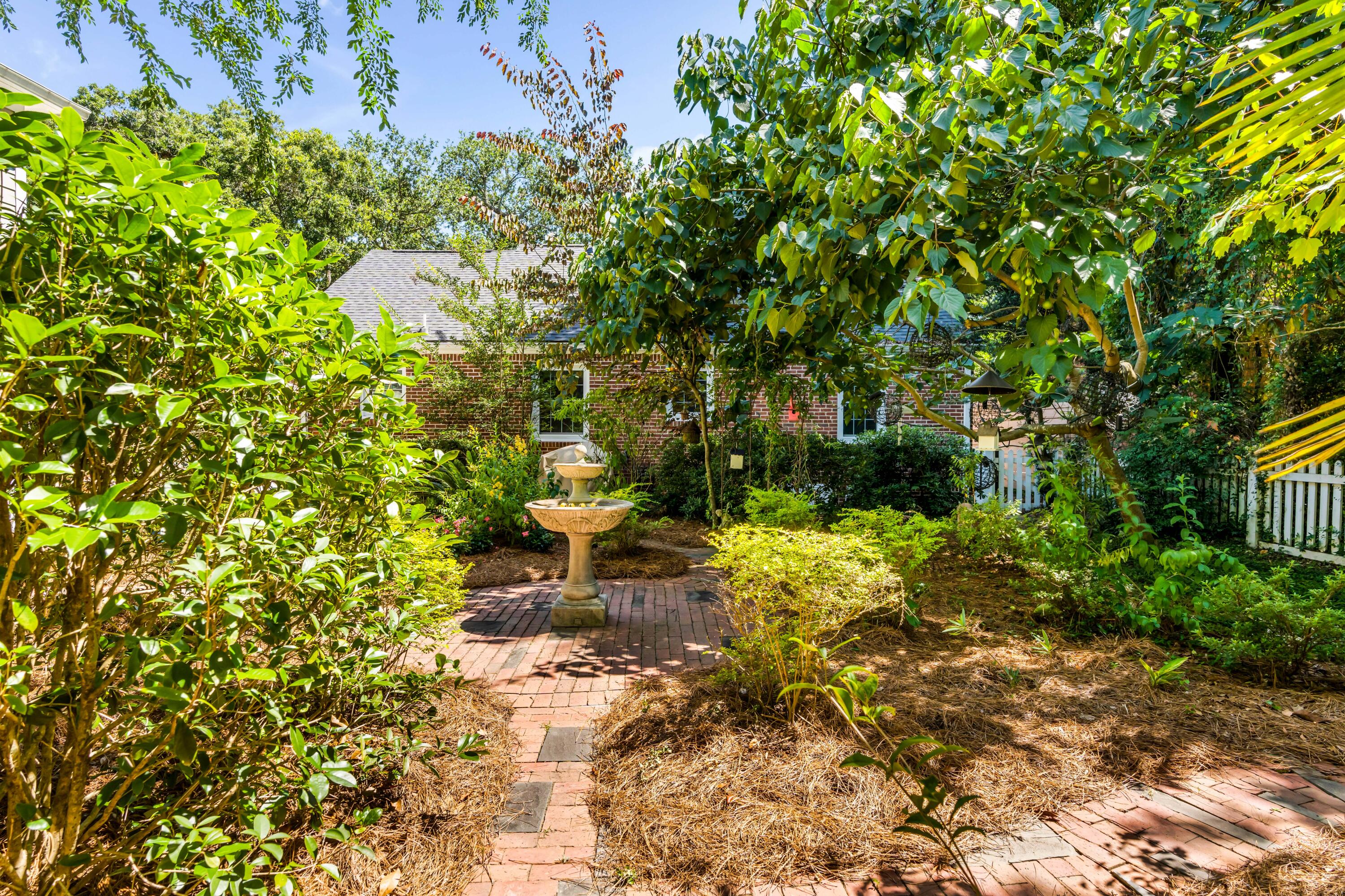 2142 Wappoo Drive