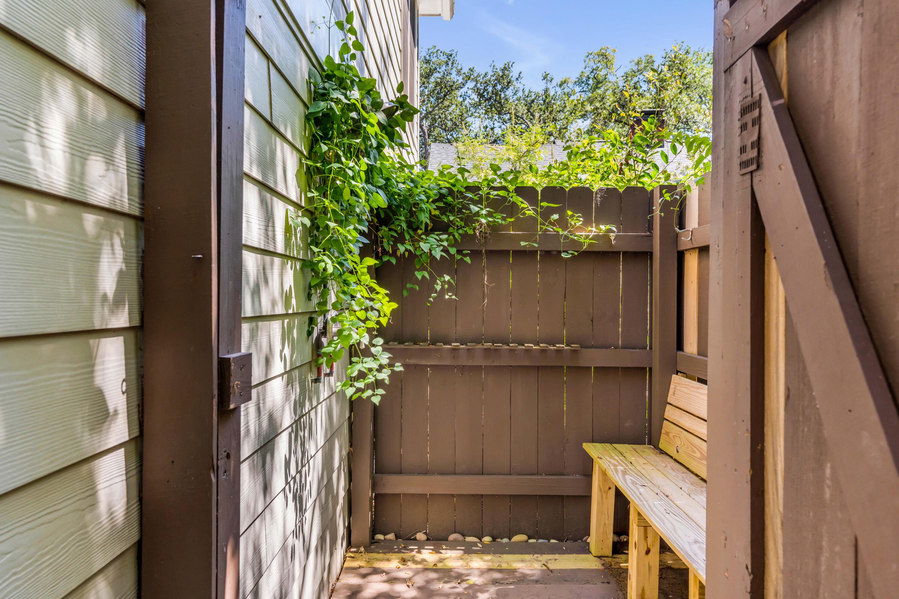 2142 Wappoo Drive