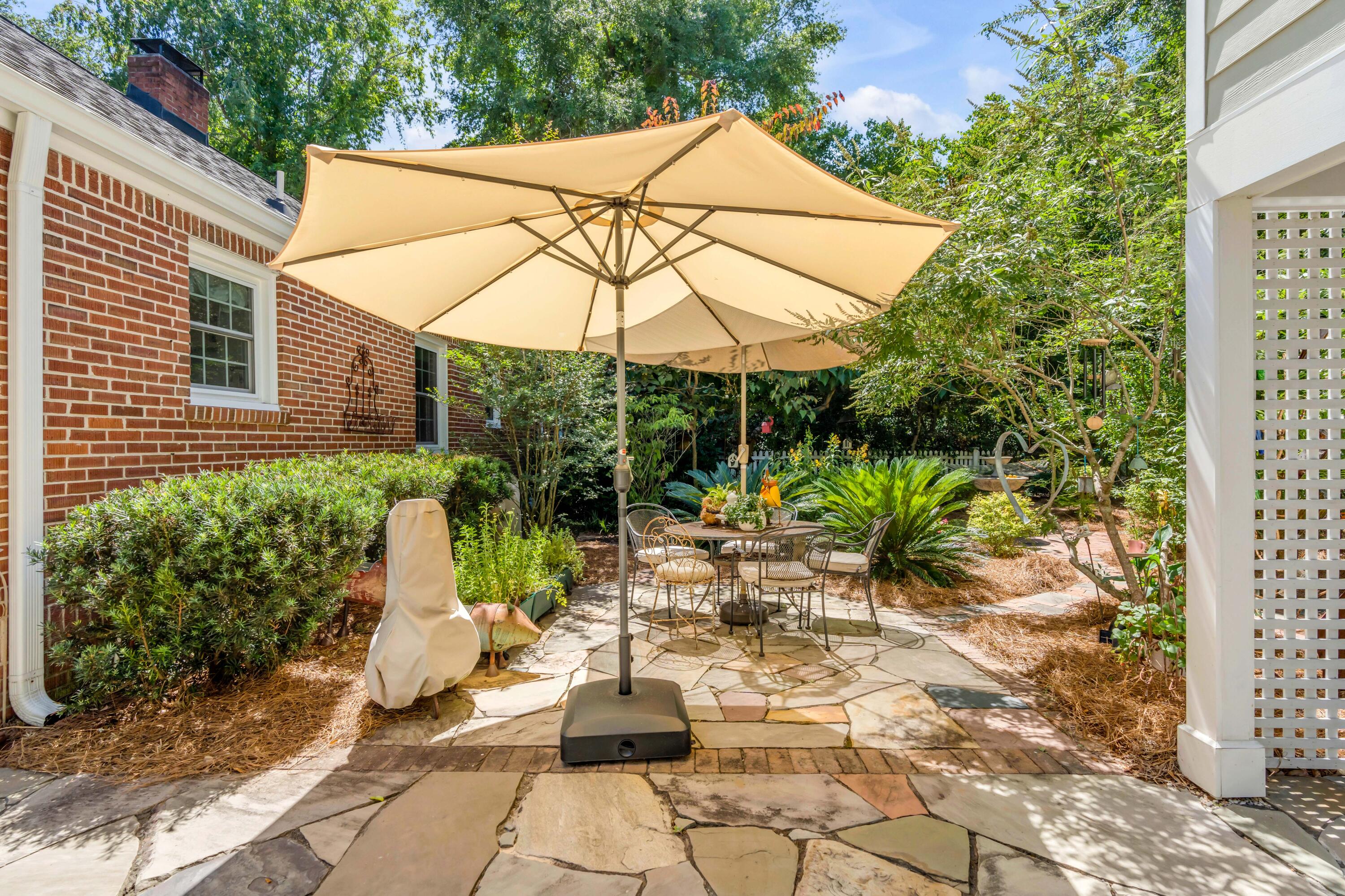 2142 Wappoo Drive