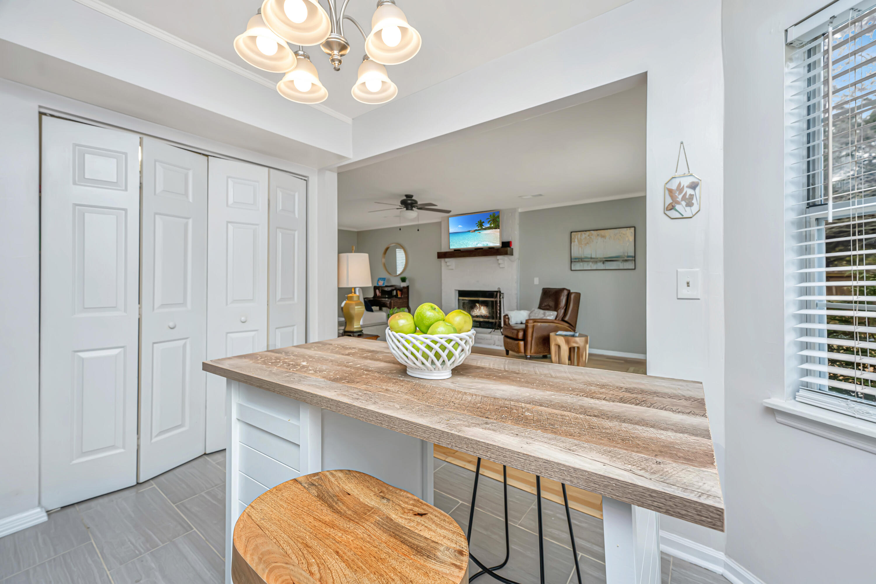 1423 Oaklanding Road