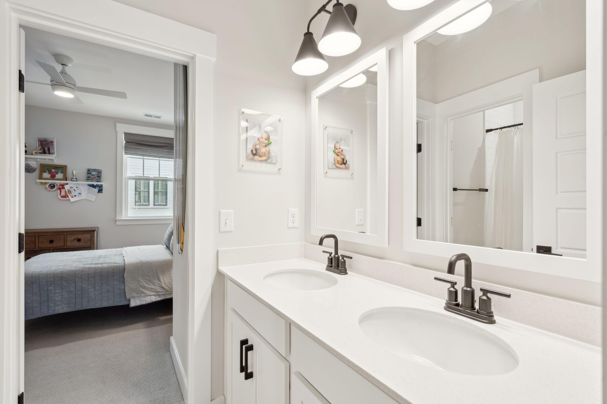 1604 Bernier Commons