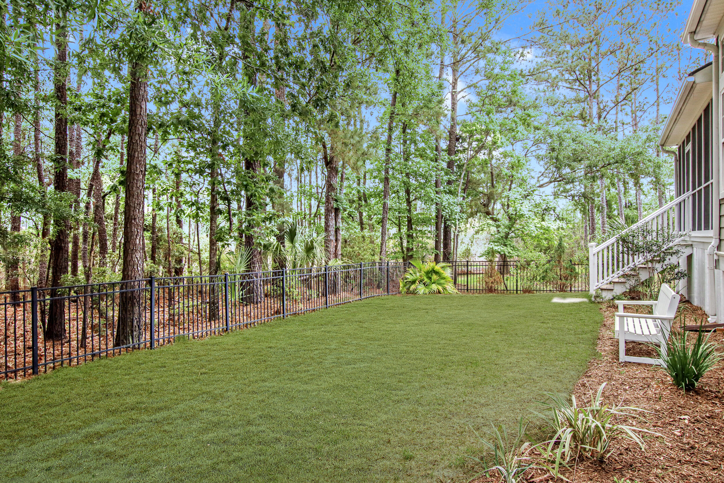1985 Shields Lane