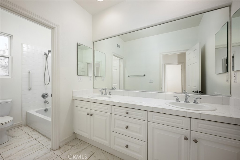25 Hallcrest