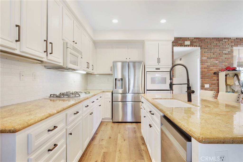 15 Langford Ln