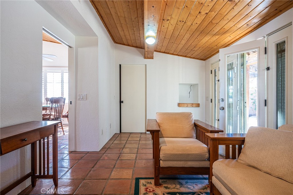 615 N Paseo De Anza