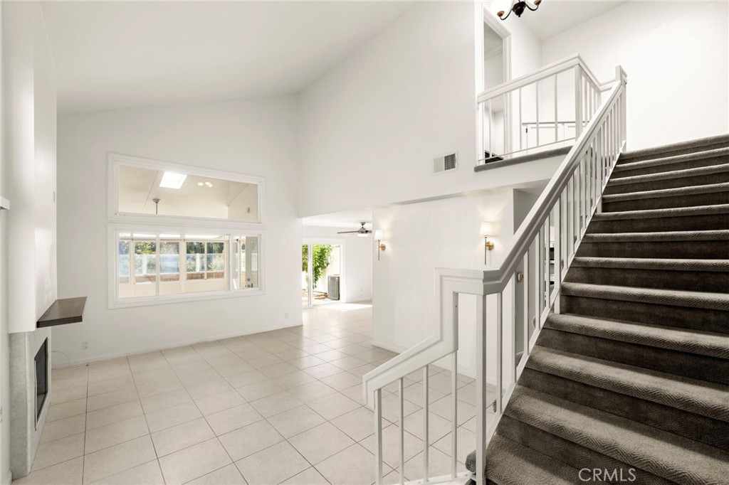 22262 Summit Hill