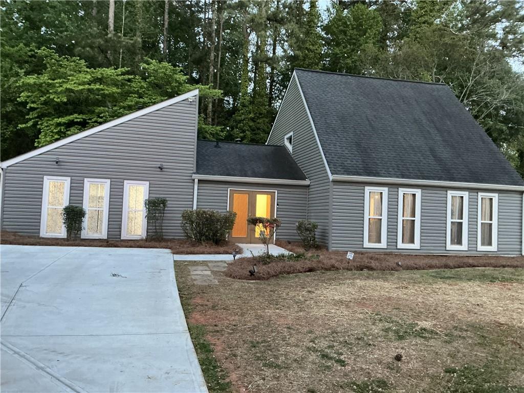 360 Vineyard Drive NW