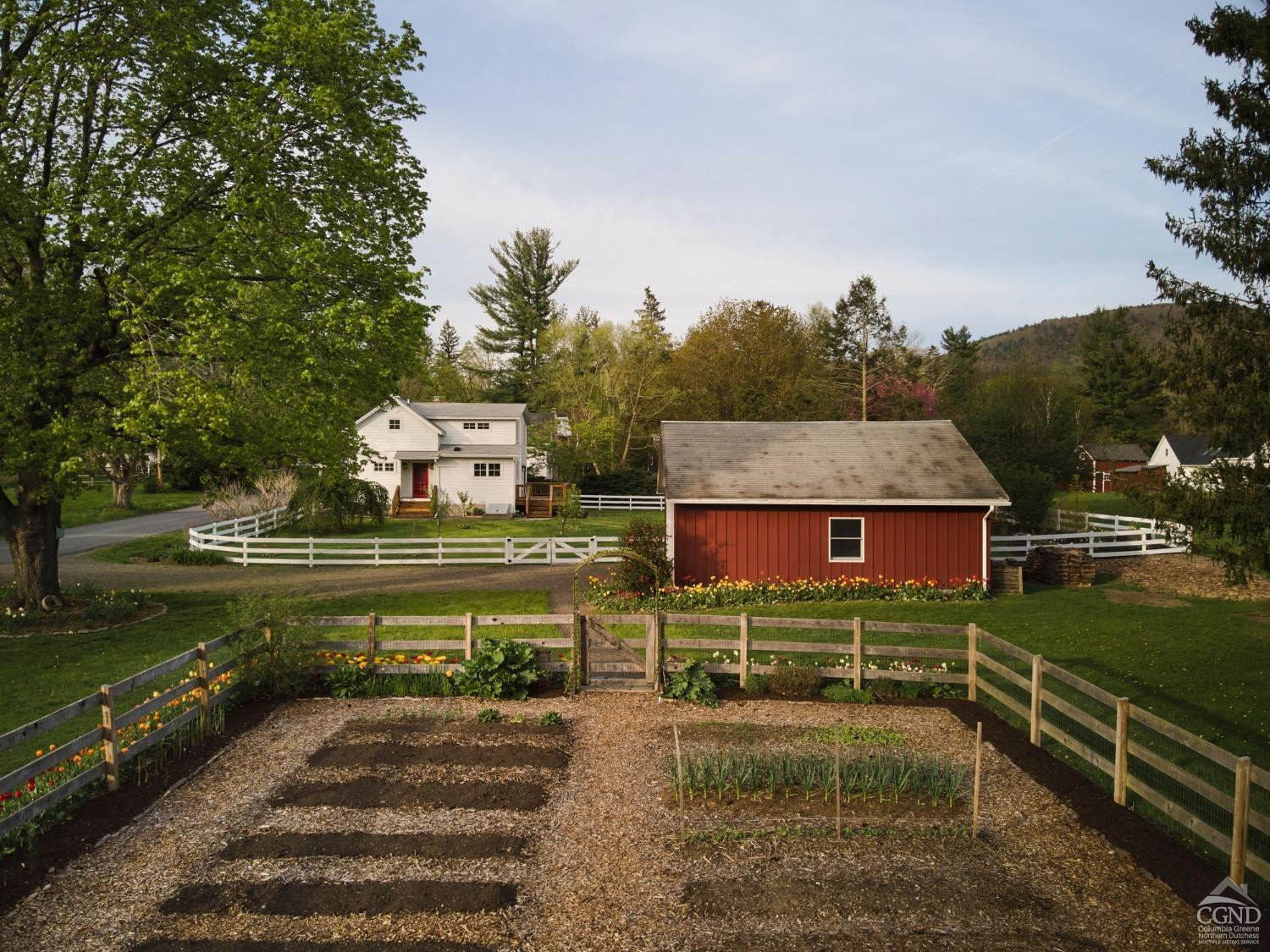111 Mountain View Street, Copake
