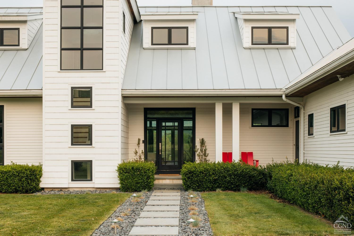 128 Robin Lane, Copake