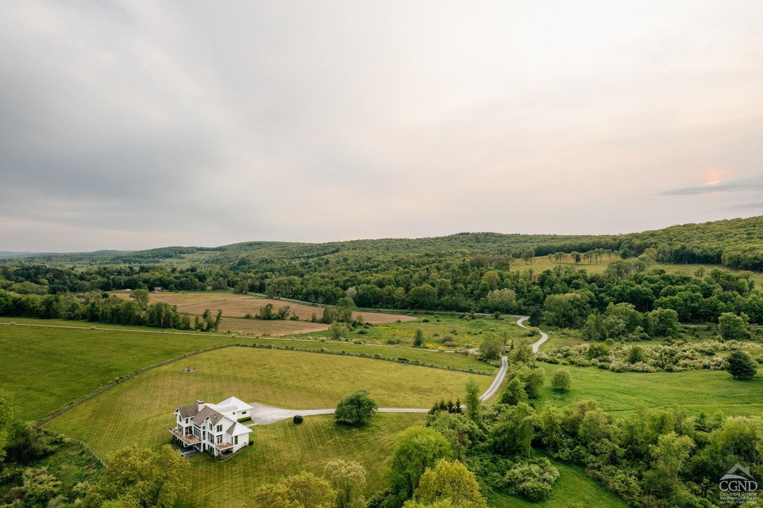 128 Robin Lane, Copake