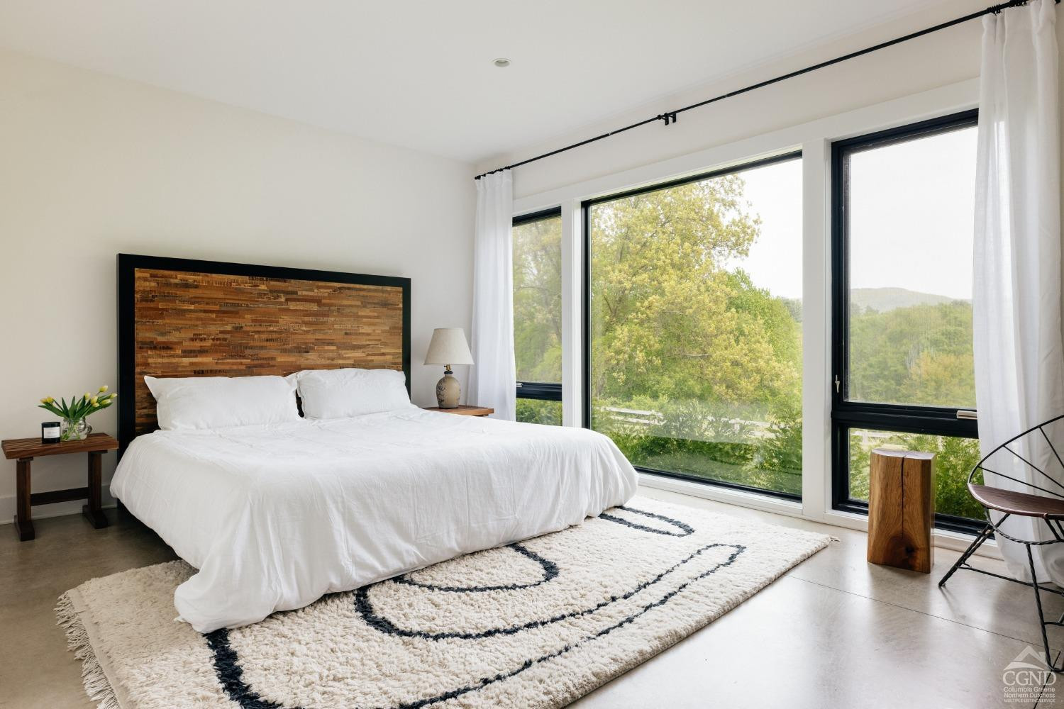 128 Robin Lane, Copake