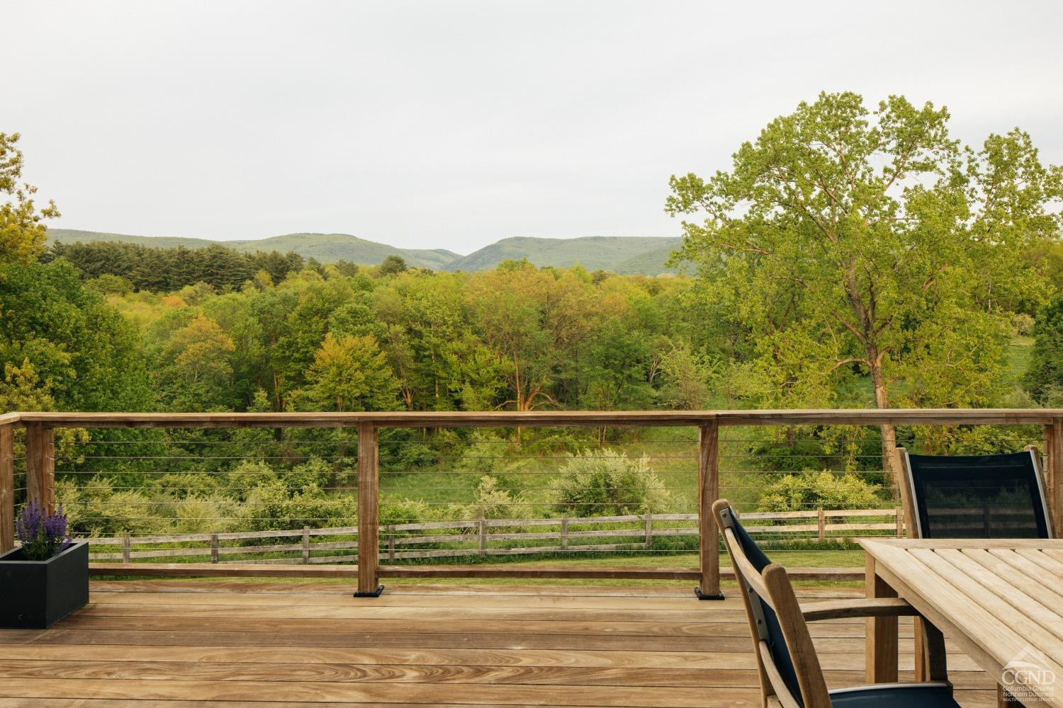 128 Robin Lane, Copake