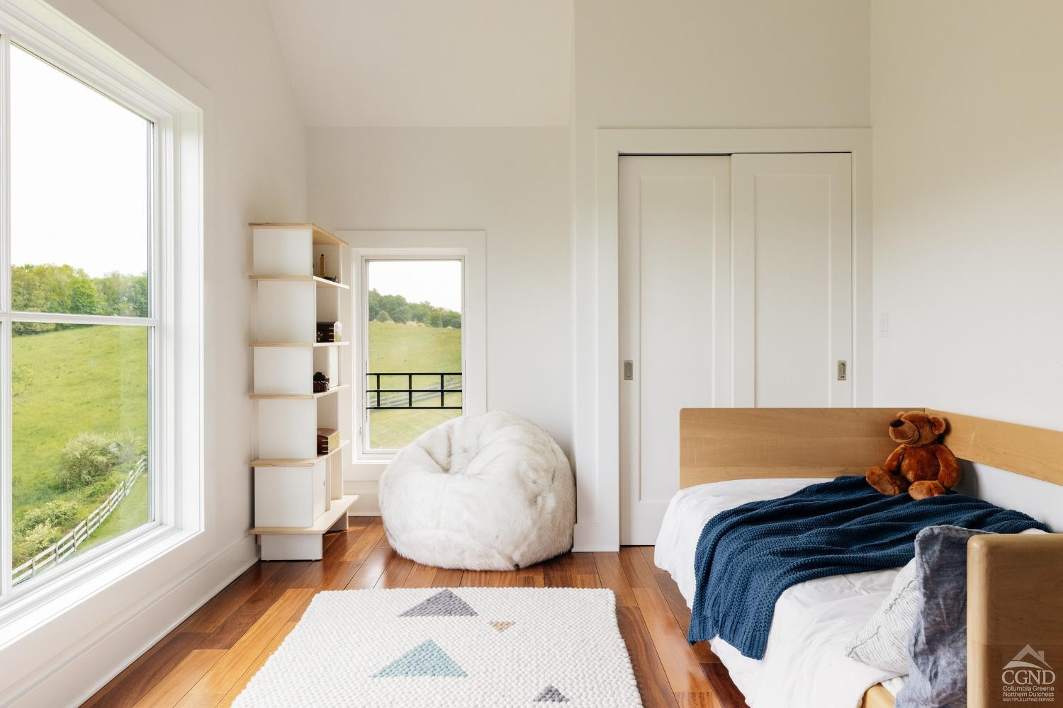 128 Robin Lane, Copake