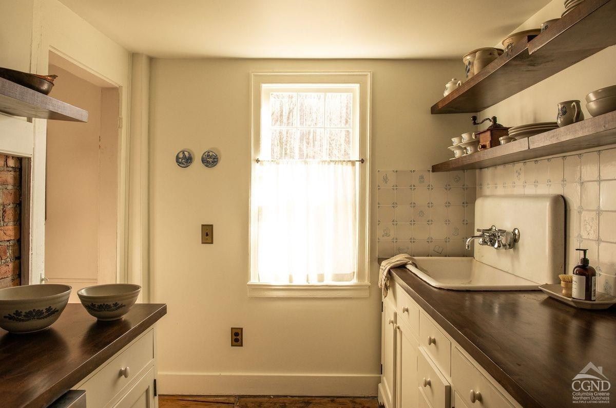 169 Main Street, Hudson