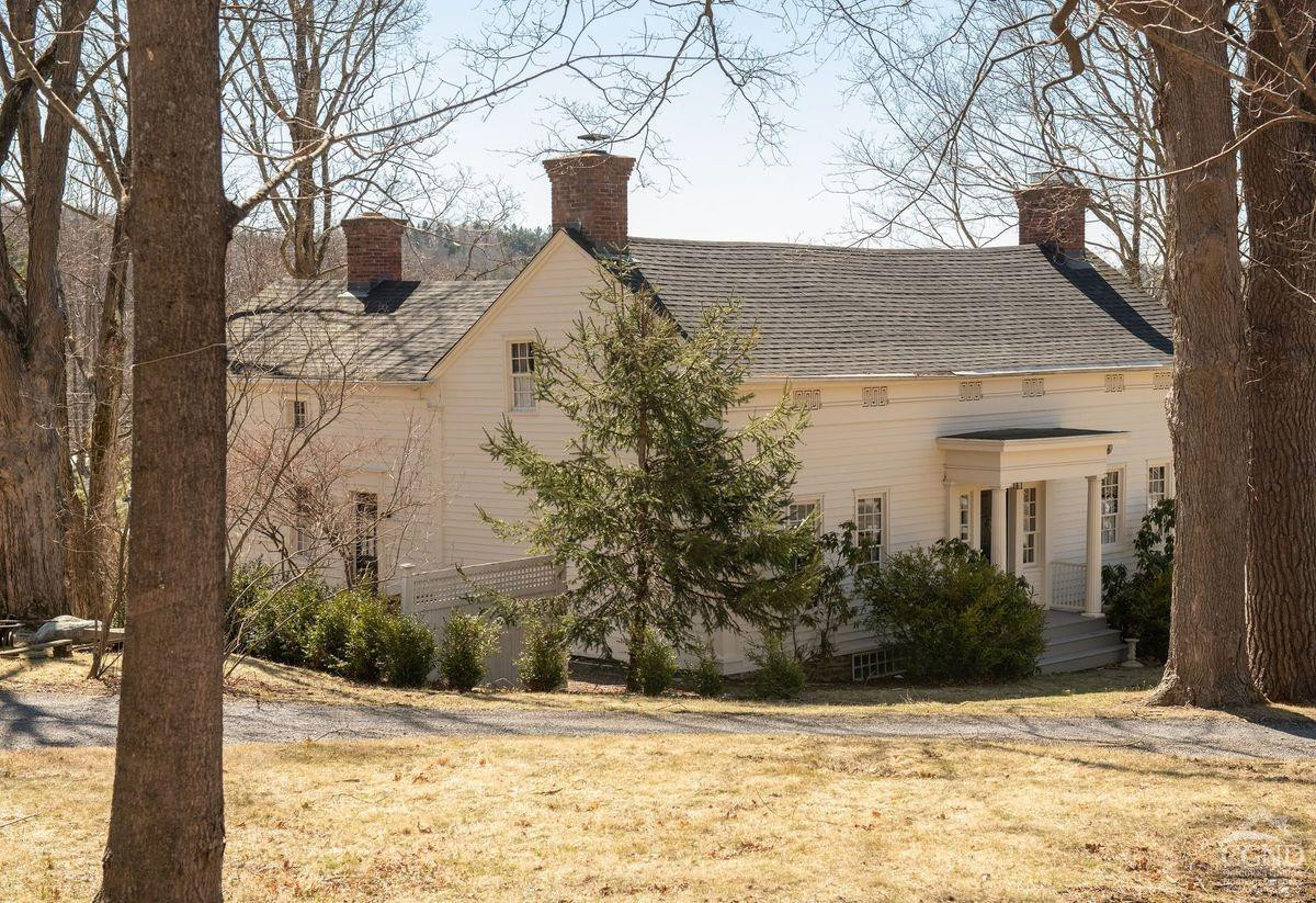 169 Main Street, Hudson