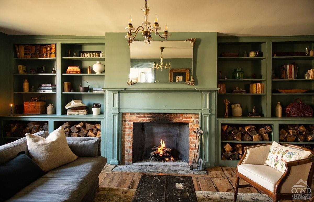 169 Main Street, Hudson