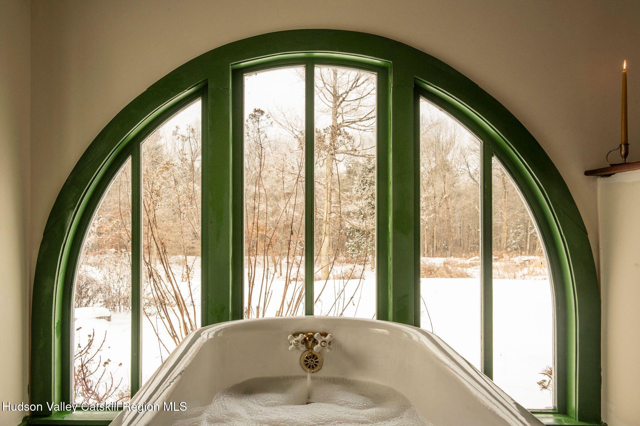 2884 W Glenville Road