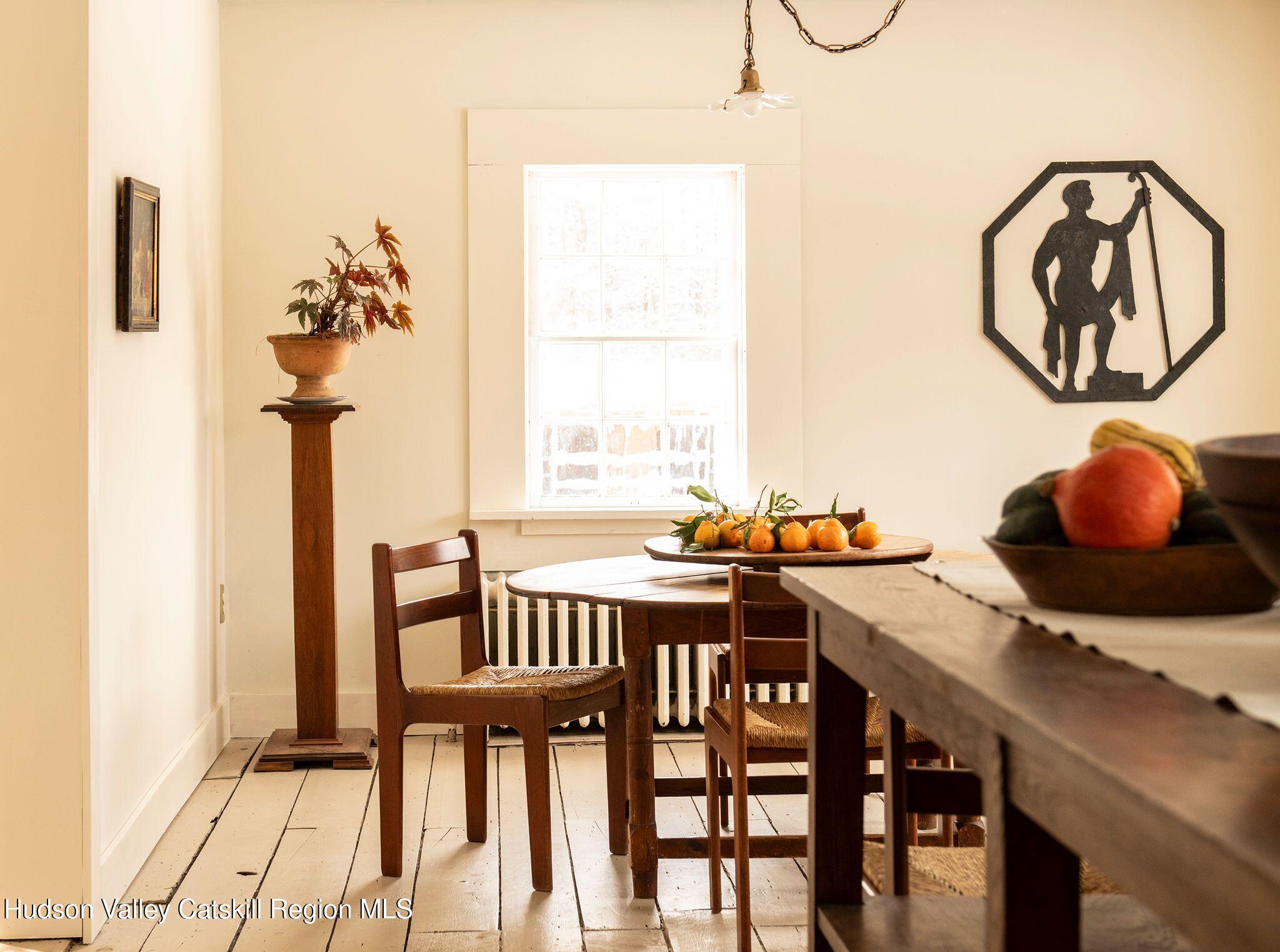 2884 W Glenville Road