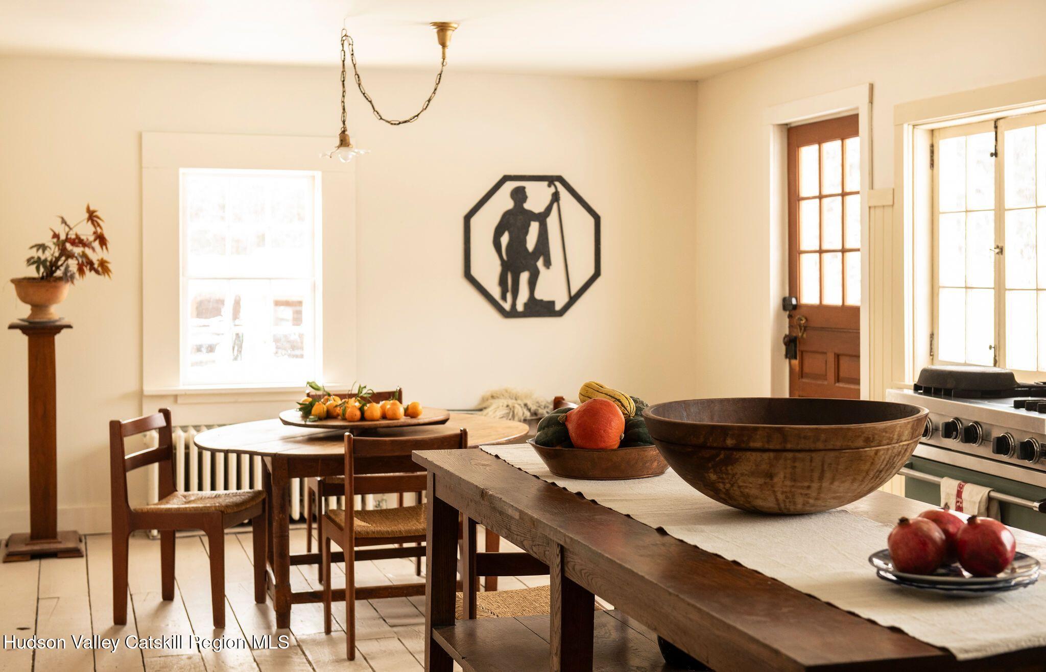 2884 W Glenville Road