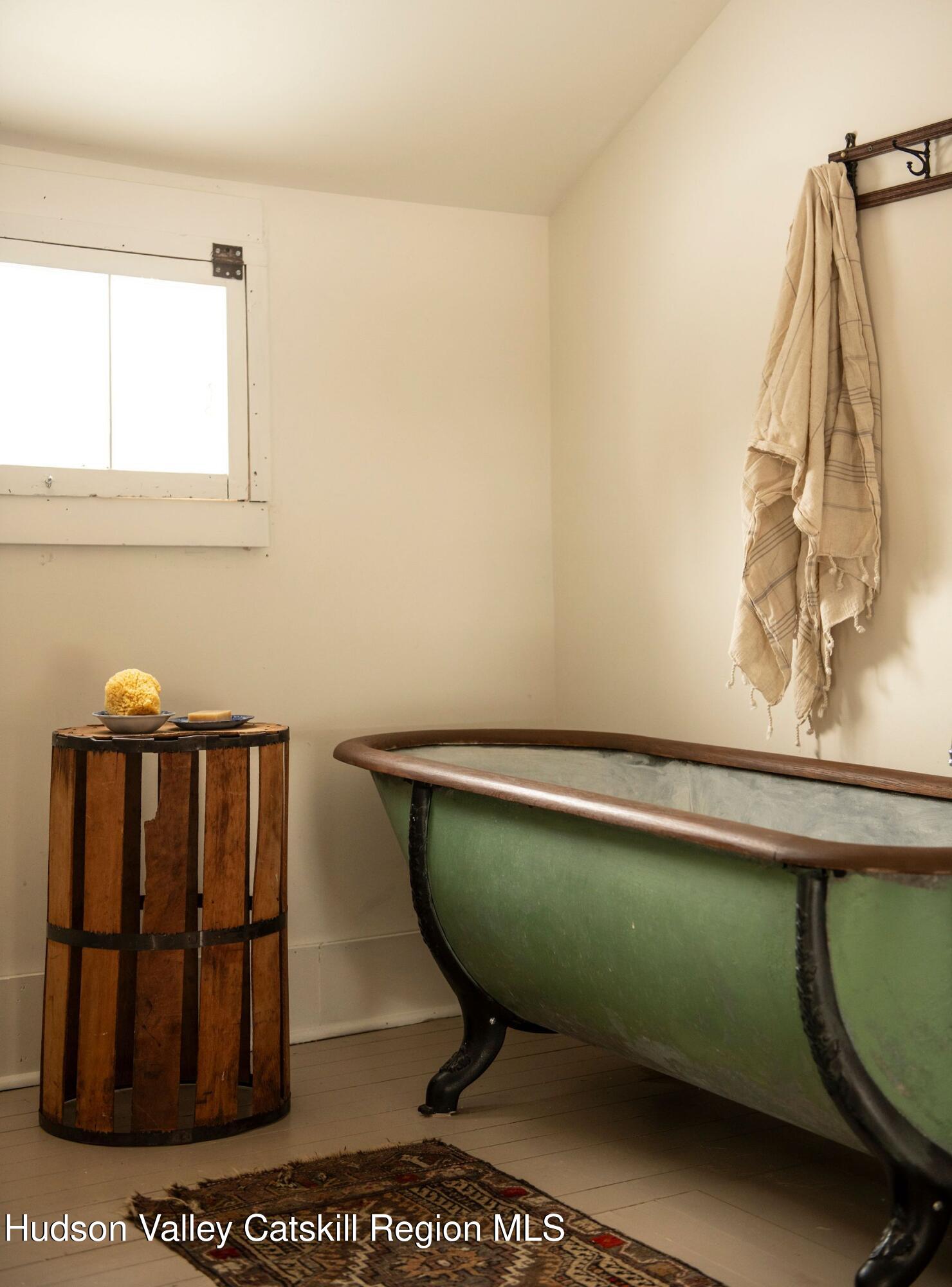 2884 W Glenville Road