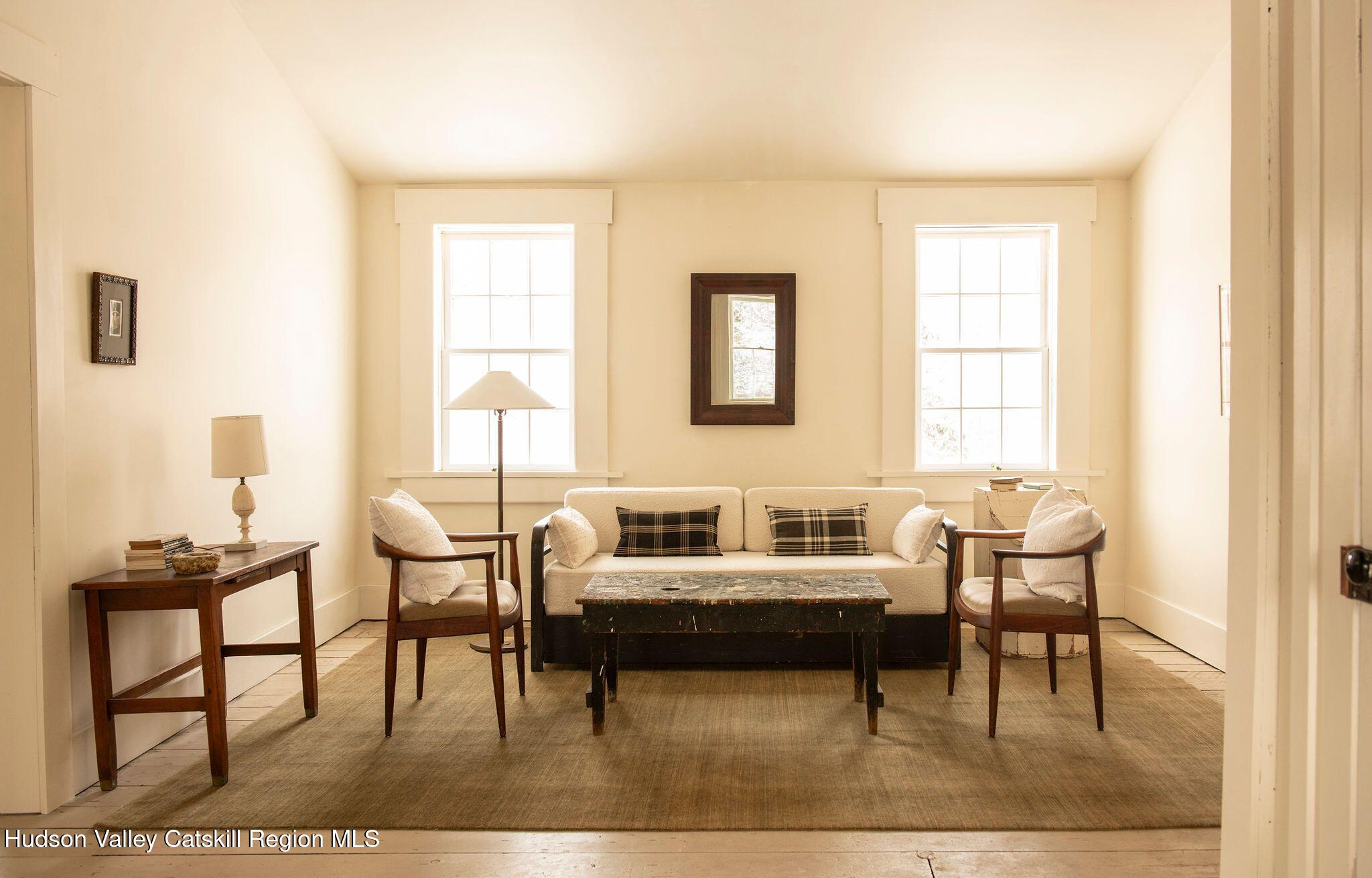 2884 W Glenville Road