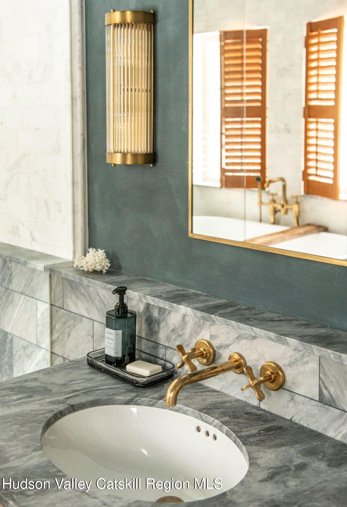 1174 Potter Mountain Road