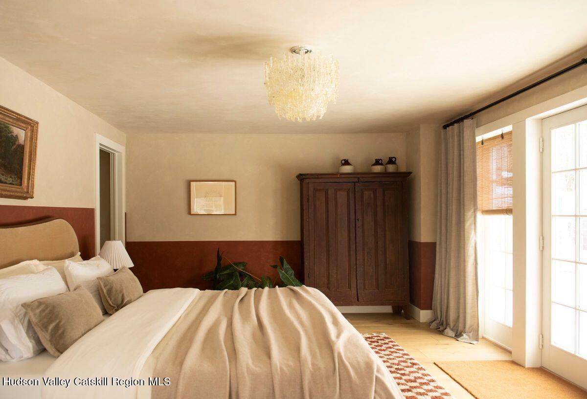 1174 Potter Mountain Road