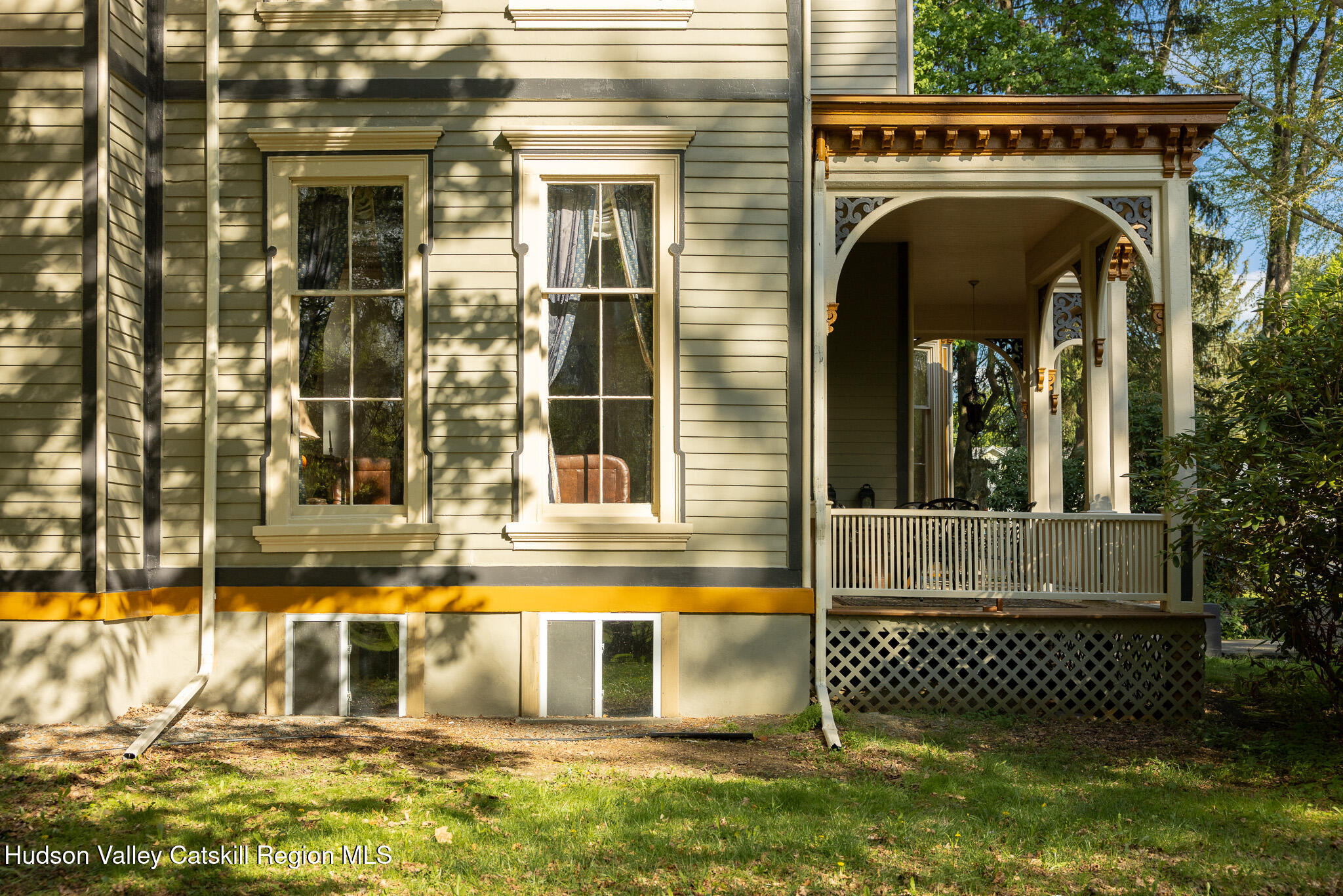 6 Eileen Drive