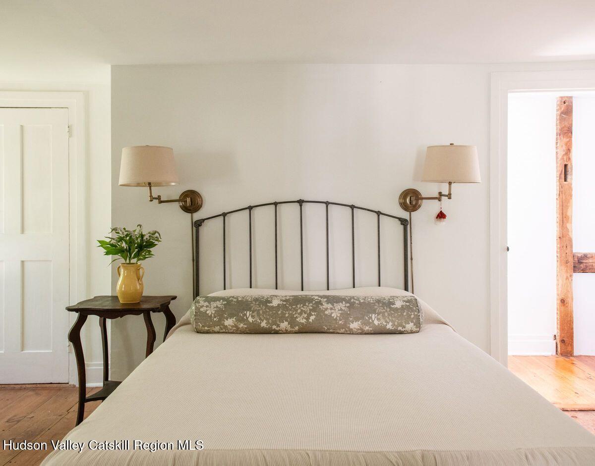 4259 New York 203