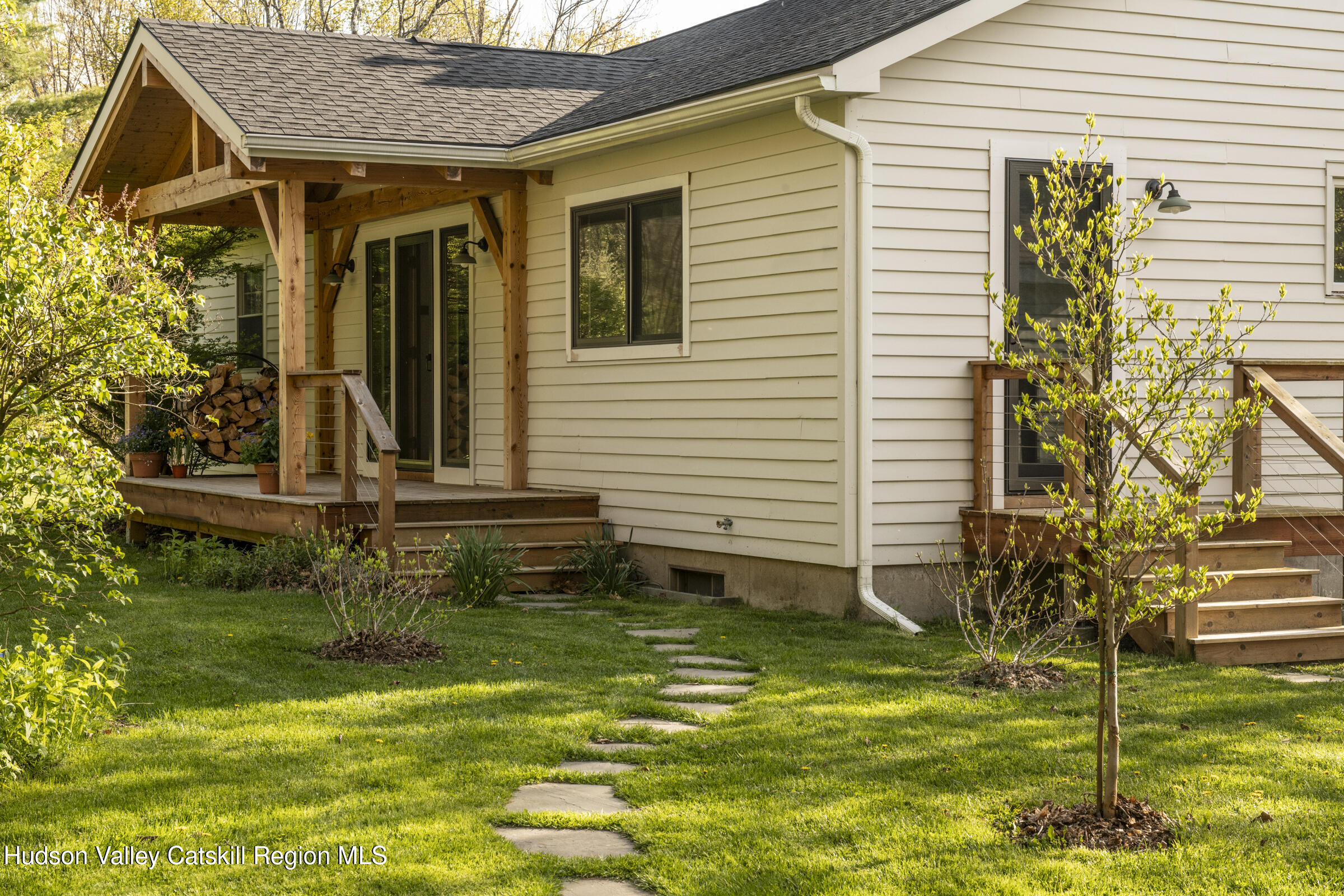 61 Schoolhouse Road