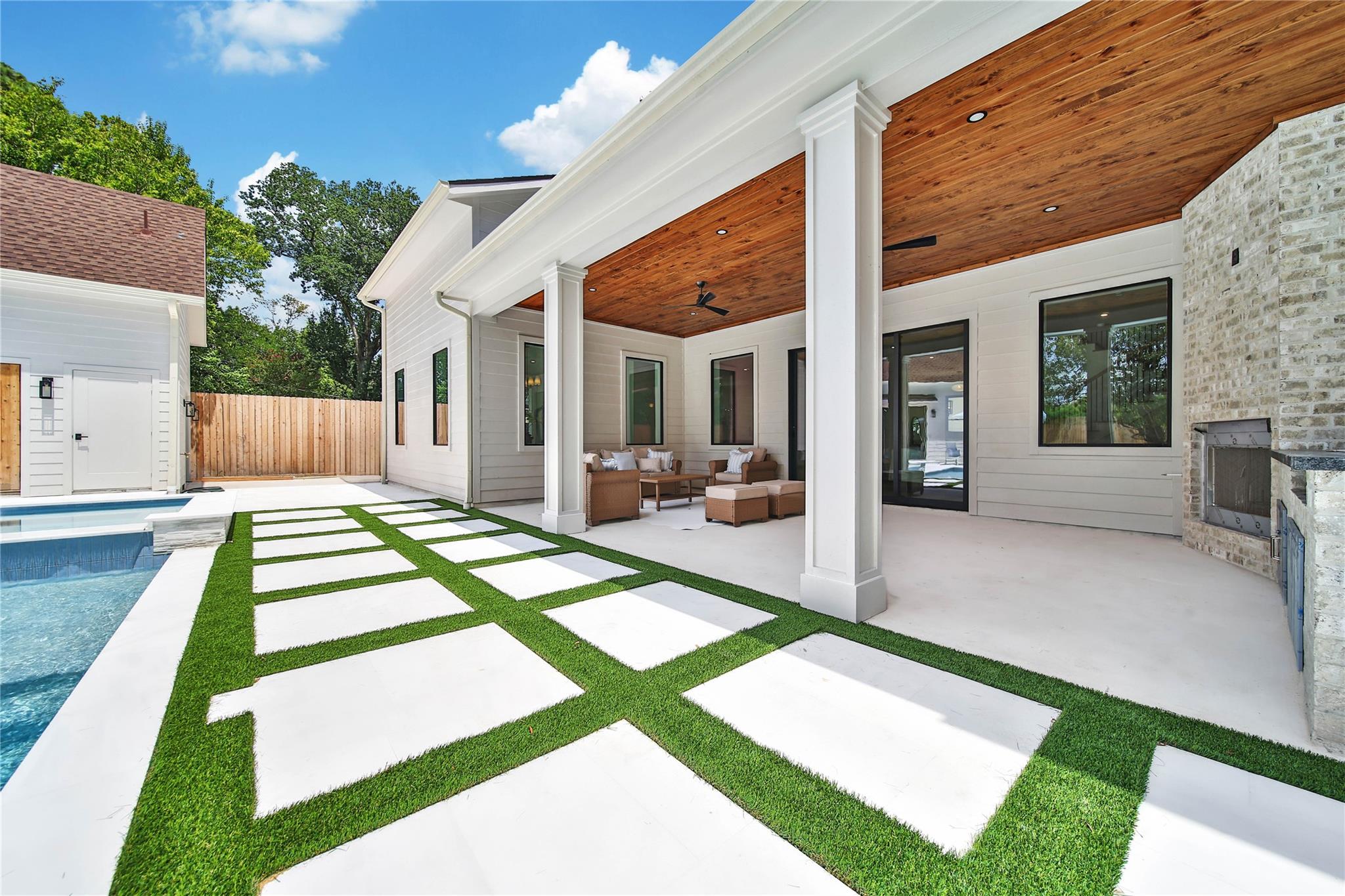 1191 Chamboard Lane