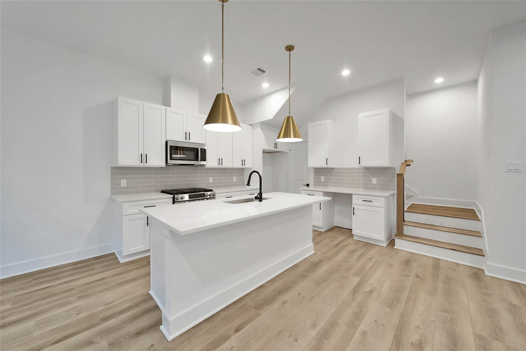 7628 Inwood Hills Lane