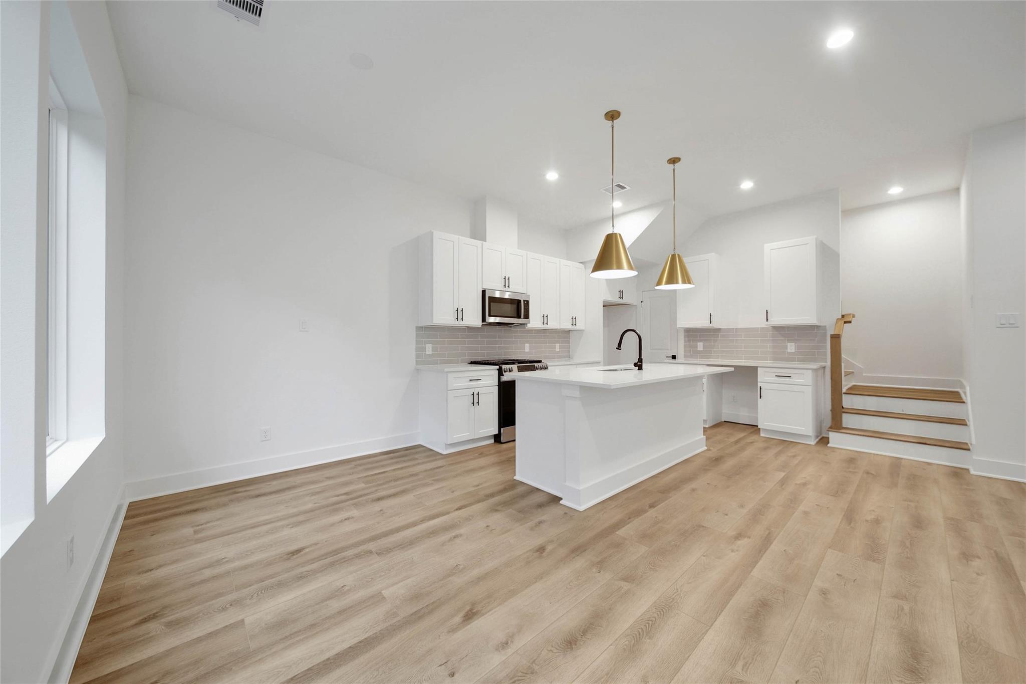 7628 Inwood Hills Lane