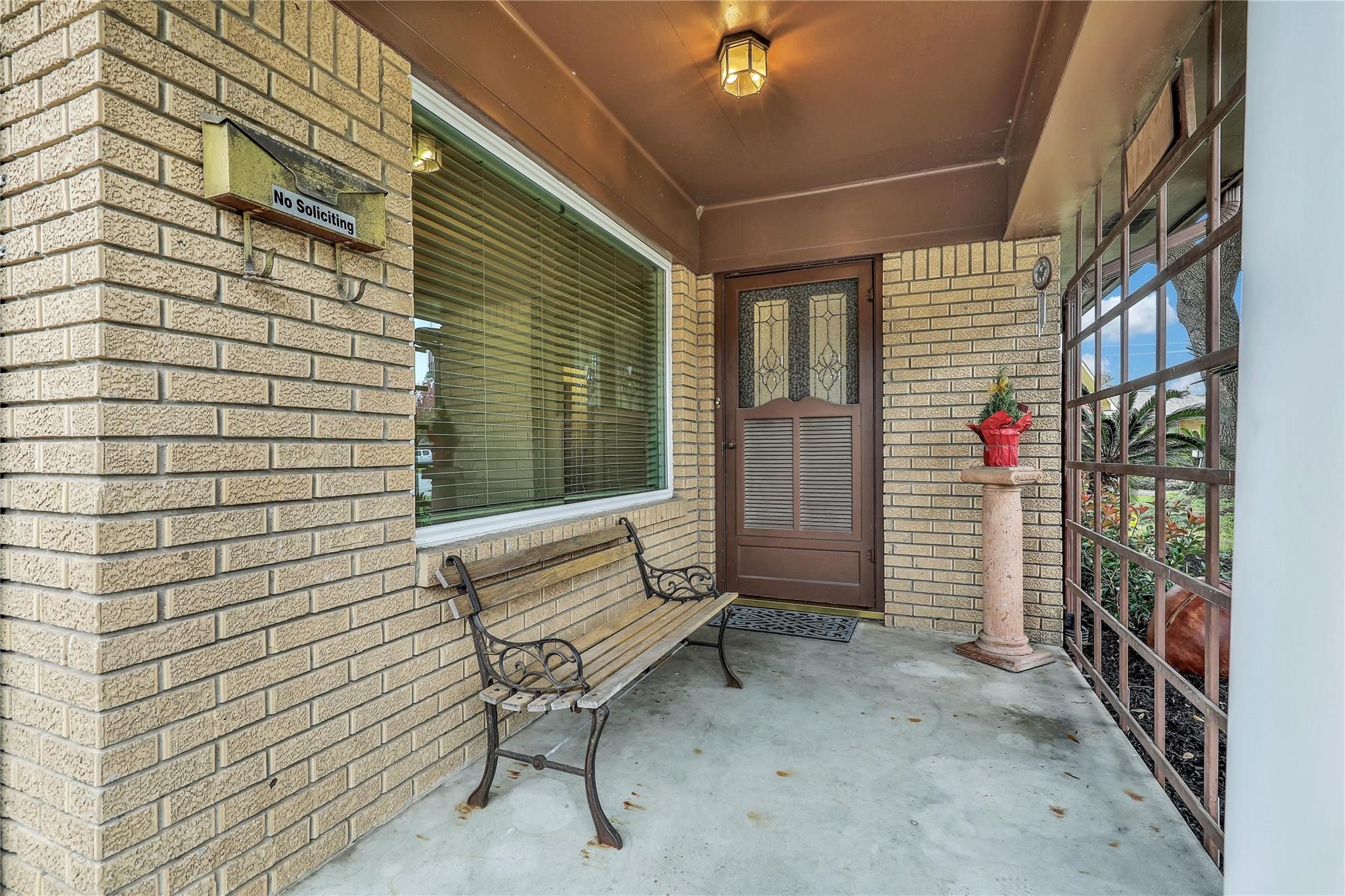 1930 Brimberry Street